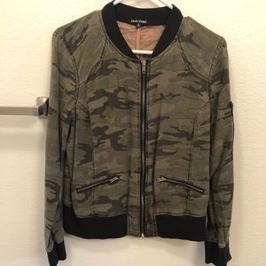 Camo zip up jacket